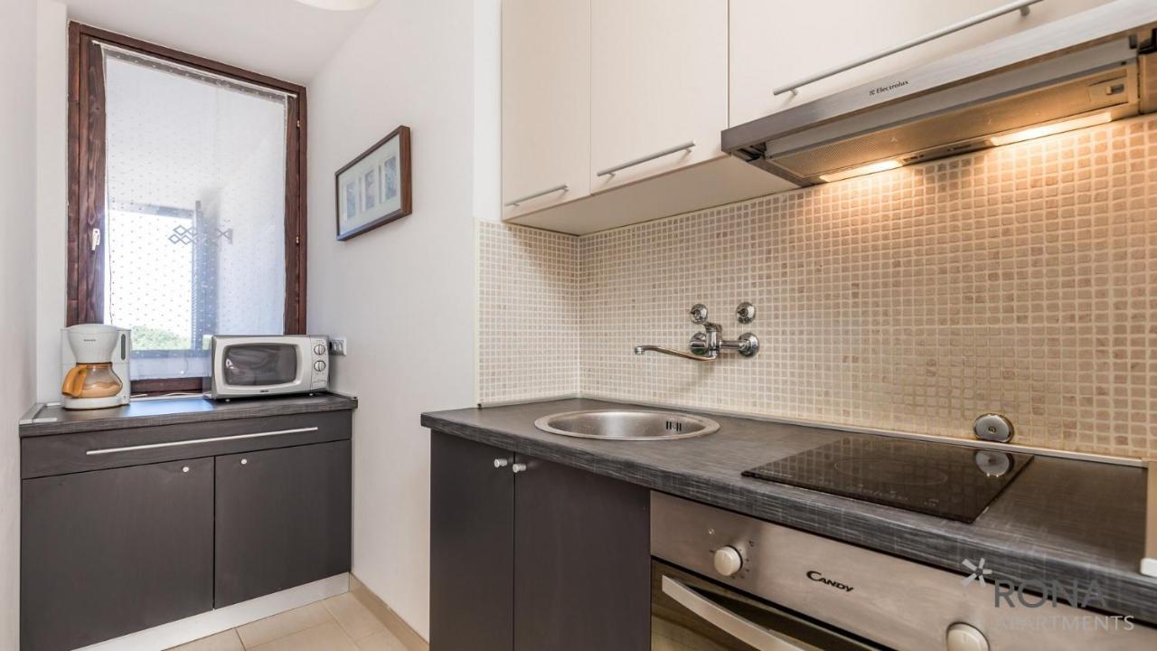 Rona Apartment Zrinka Poreč Dış mekan fotoğraf